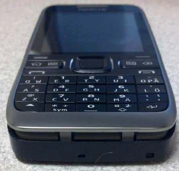 Κάντε κλικ για μεγένθυση Nokia E55 με πρόβλημα στην πρόσοψη